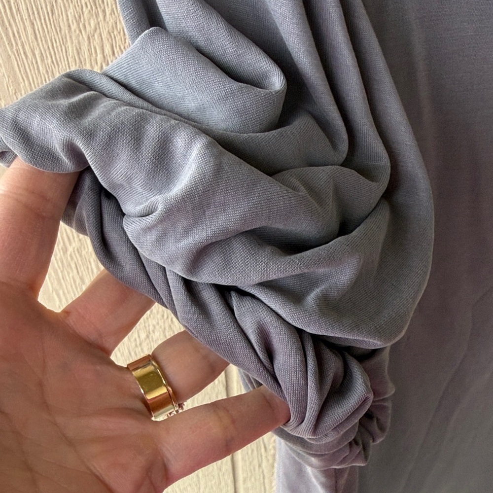 Green Envelope Charcoal V-Neck Puff Sleeve Tee - Picture 6 of 10